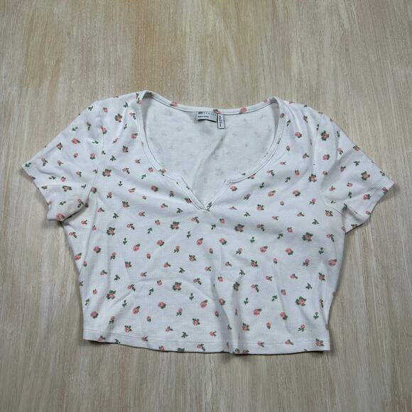 ASOS Design White Strawberry Floral Print Crop Top Short Sleeve V Neck Y2K 12 - Picture 1 of 10